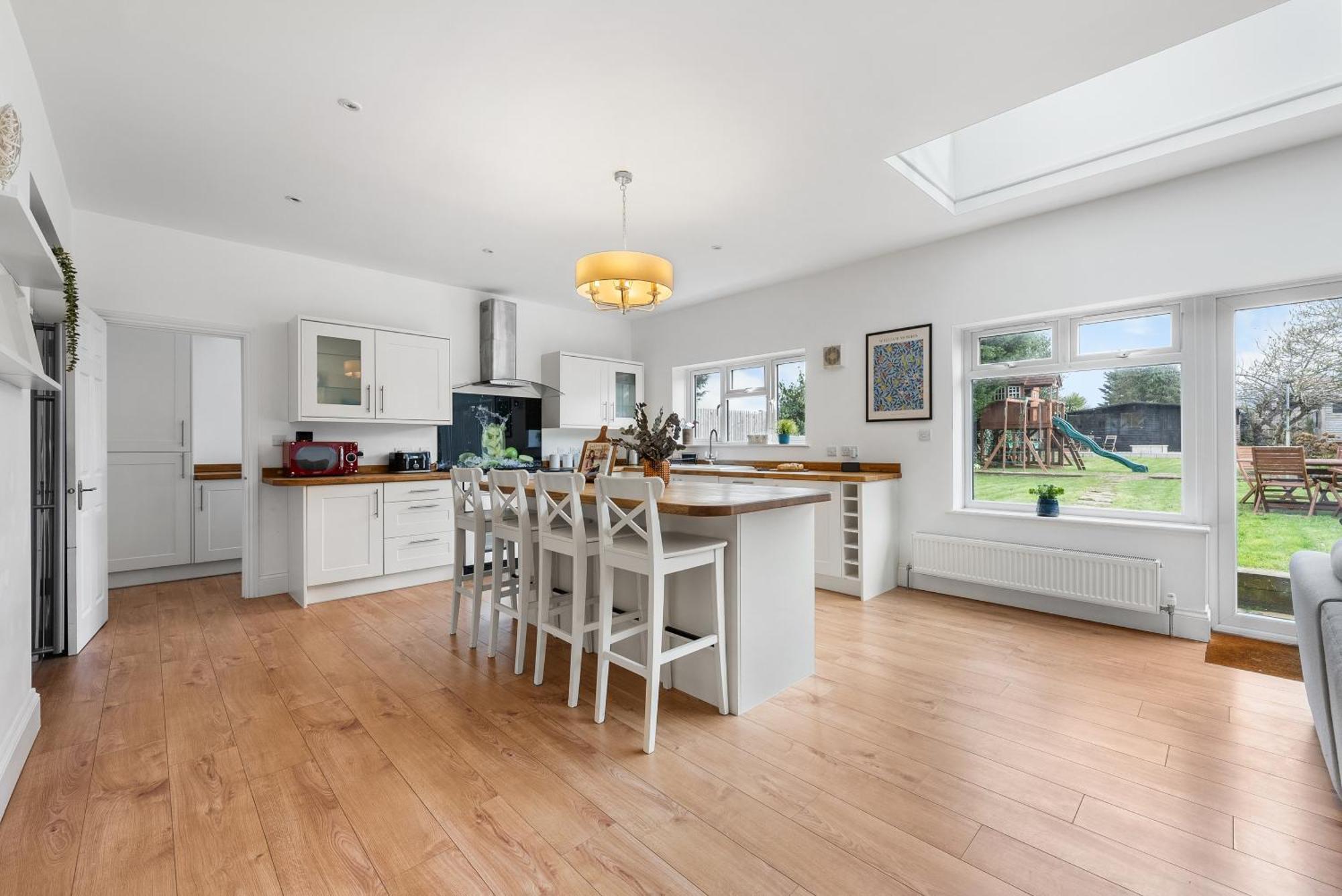Long Term And Summer Special Offer!! 5-Bedroom Spacious, Stunning Design, Sociable Areas & Cosy House Near South Downs Park, Sleeps 11 With Games Room, Private Parking And Garden - By Blue Puffin Stays Waterlooville Exterior photo