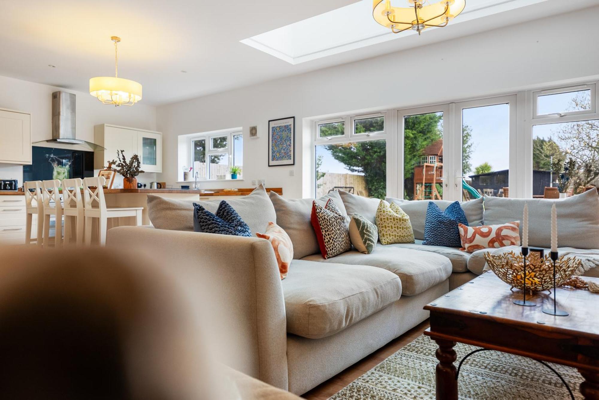Long Term And Summer Special Offer!! 5-Bedroom Spacious, Stunning Design, Sociable Areas & Cosy House Near South Downs Park, Sleeps 11 With Games Room, Private Parking And Garden - By Blue Puffin Stays Waterlooville Exterior photo