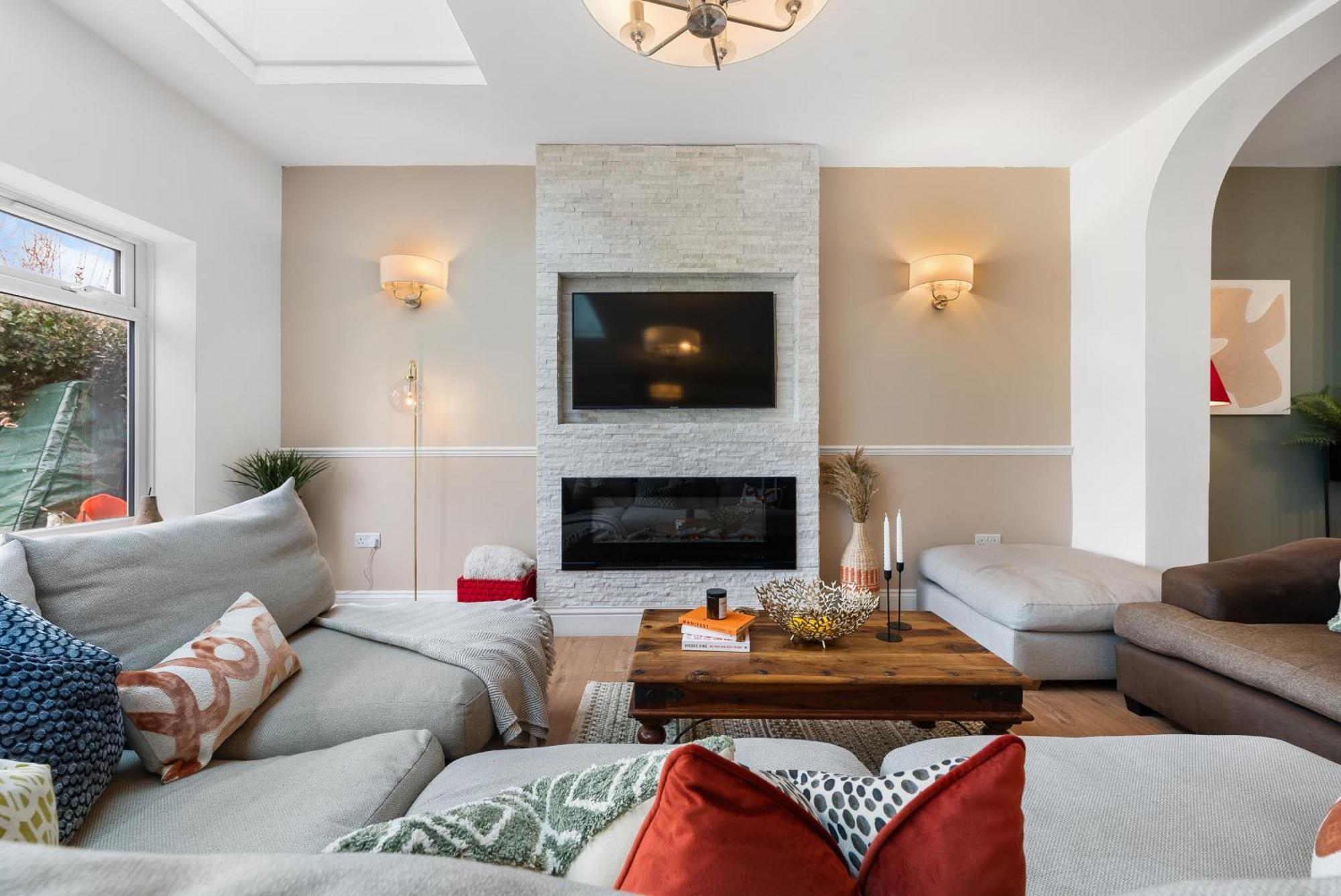 Long Term And Summer Special Offer!! 5-Bedroom Spacious, Stunning Design, Sociable Areas & Cosy House Near South Downs Park, Sleeps 11 With Games Room, Private Parking And Garden - By Blue Puffin Stays Waterlooville Exterior photo
