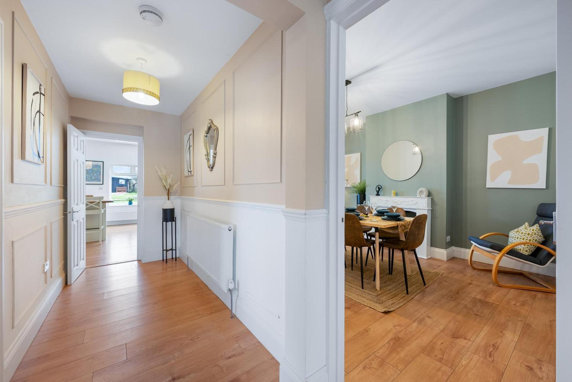 Long Term And Summer Special Offer!! 5-Bedroom Spacious, Stunning Design, Sociable Areas & Cosy House Near South Downs Park, Sleeps 11 With Games Room, Private Parking And Garden - By Blue Puffin Stays Waterlooville Exterior photo