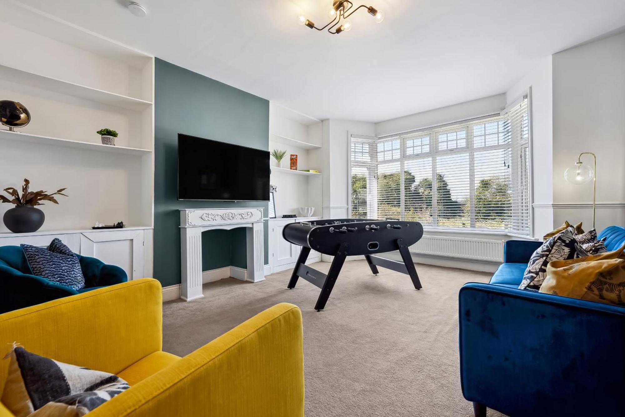 Long Term And Summer Special Offer!! 5-Bedroom Spacious, Stunning Design, Sociable Areas & Cosy House Near South Downs Park, Sleeps 11 With Games Room, Private Parking And Garden - By Blue Puffin Stays Waterlooville Exterior photo