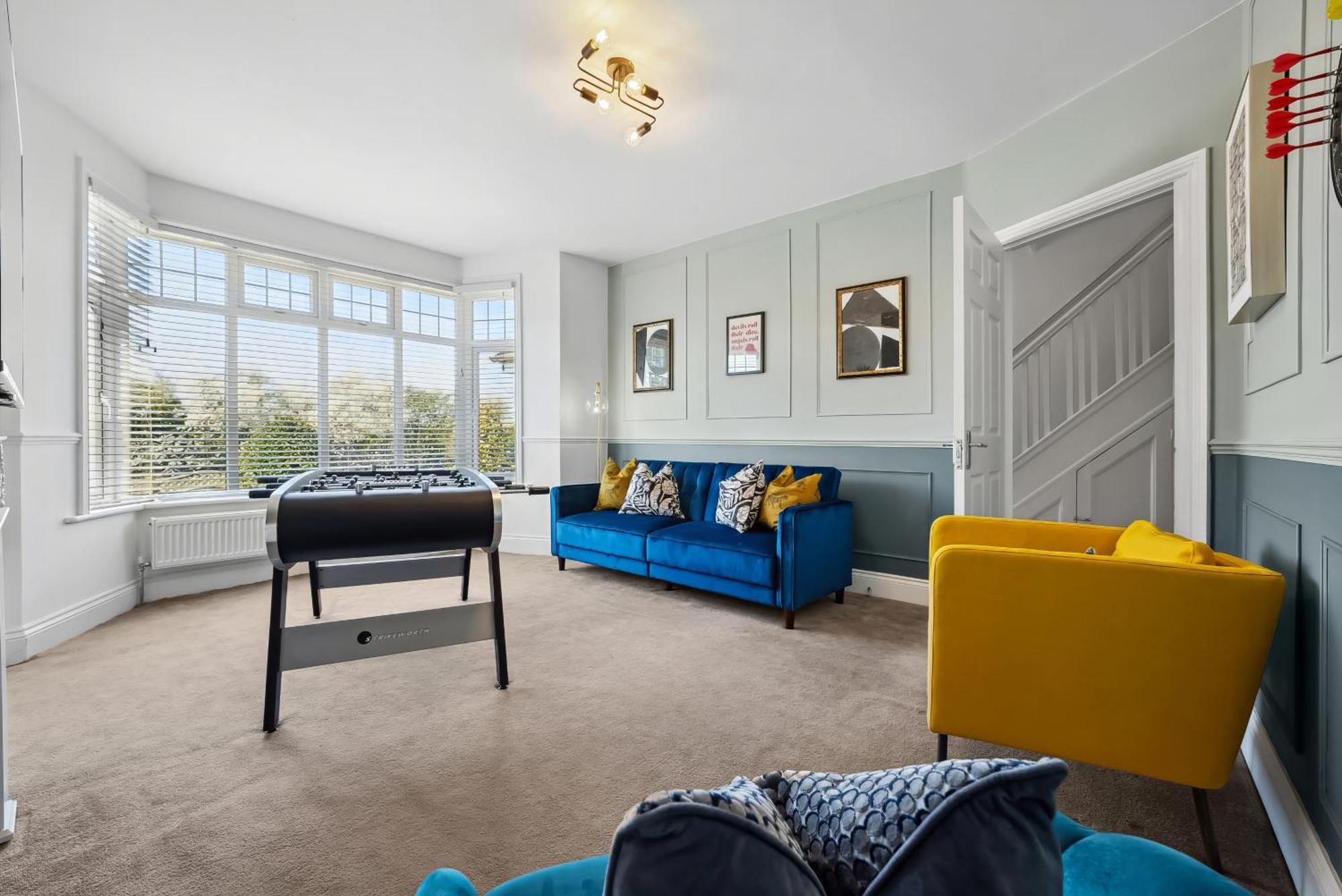 Long Term And Summer Special Offer!! 5-Bedroom Spacious, Stunning Design, Sociable Areas & Cosy House Near South Downs Park, Sleeps 11 With Games Room, Private Parking And Garden - By Blue Puffin Stays Waterlooville Exterior photo